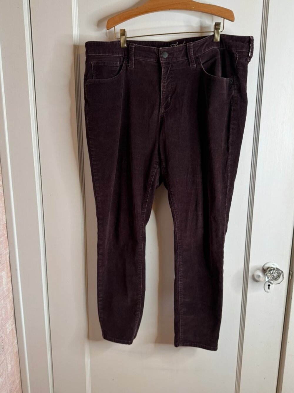 Universal Thread Maroon Purple Mid Rise Skinny Corduroy sz 16/33R